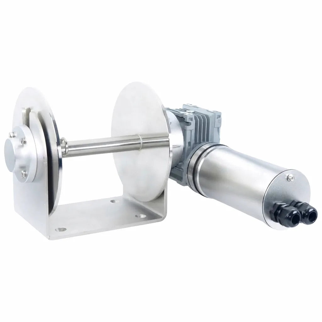 AIROW MARINE 316L Stainless Steel Horizontal Windlass with 12V motor, spool for anchor rope and chain, mounted on a polished stainless steel bracket, demonstrating precision engineering and robust marine construction.
